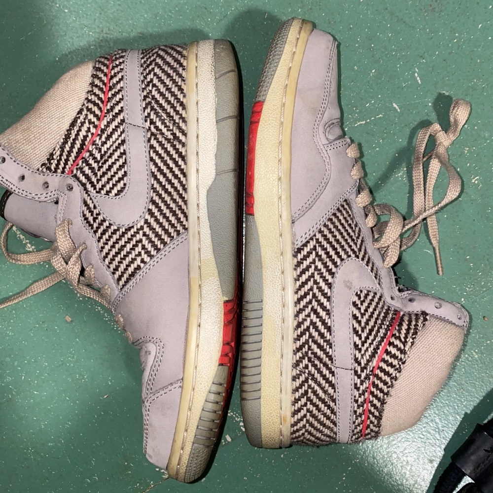 NIKE women’s size 8. Court force hi. Vintage.